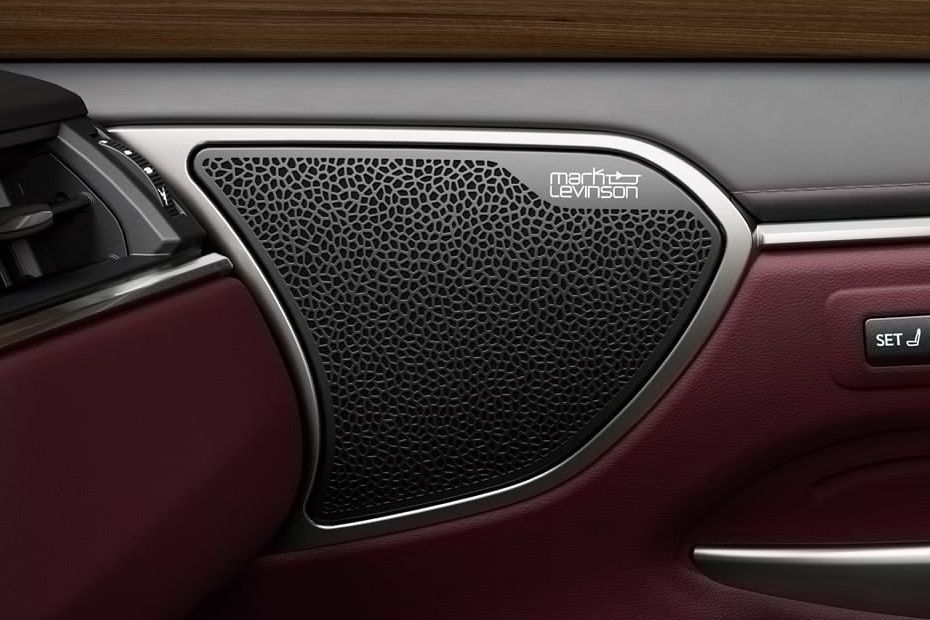 Speakers View of Lexus ES 2026