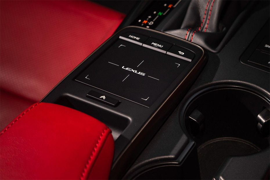 IS 250 2022-2025 Cup Holders