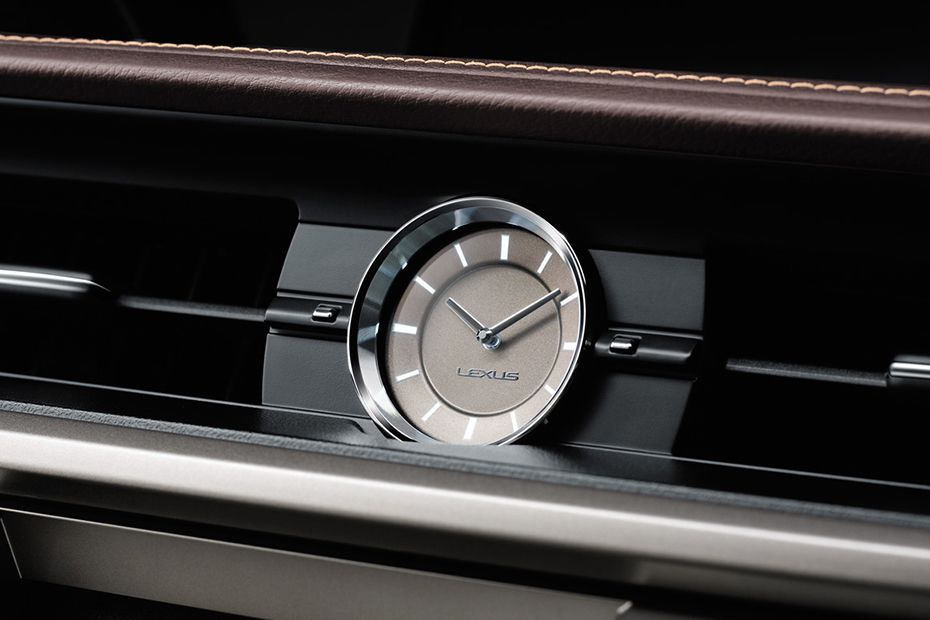 clock in Lexus ES (2013-2021)