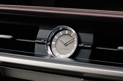clock in Lexus ES (2013-2021)