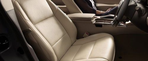 ES 2016 Front Seats
