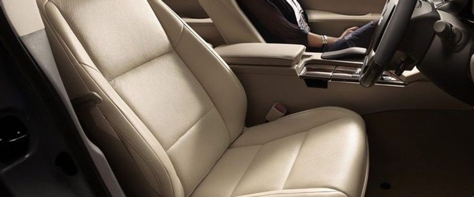 ES 2016 Front Seats