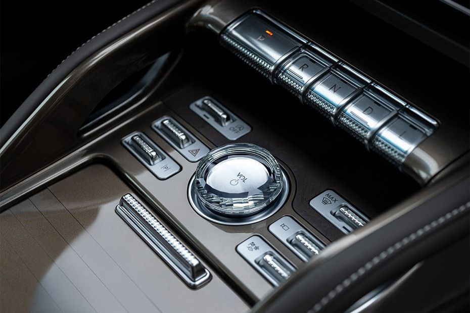 Front AC Controls of Lincoln Nautilus