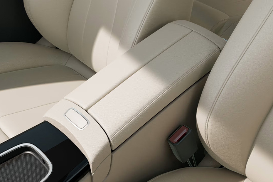 A-Class Sedan Cup Holders