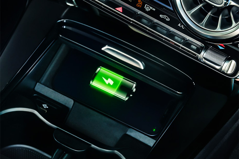 Power Accessories Outlet View of Mercedes-Benz A-Class Sedan