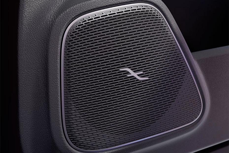 Speakers View of Mercedes-Benz EQB