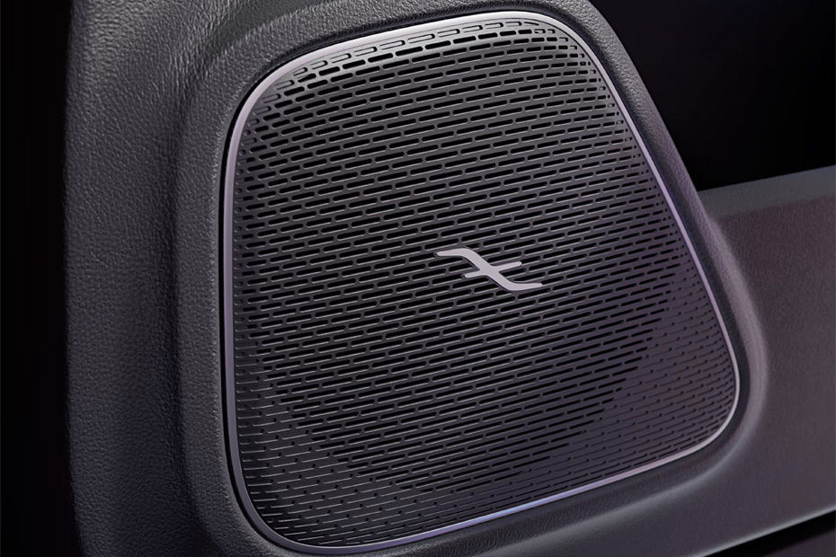 Speakers View of Mercedes-Benz EQB