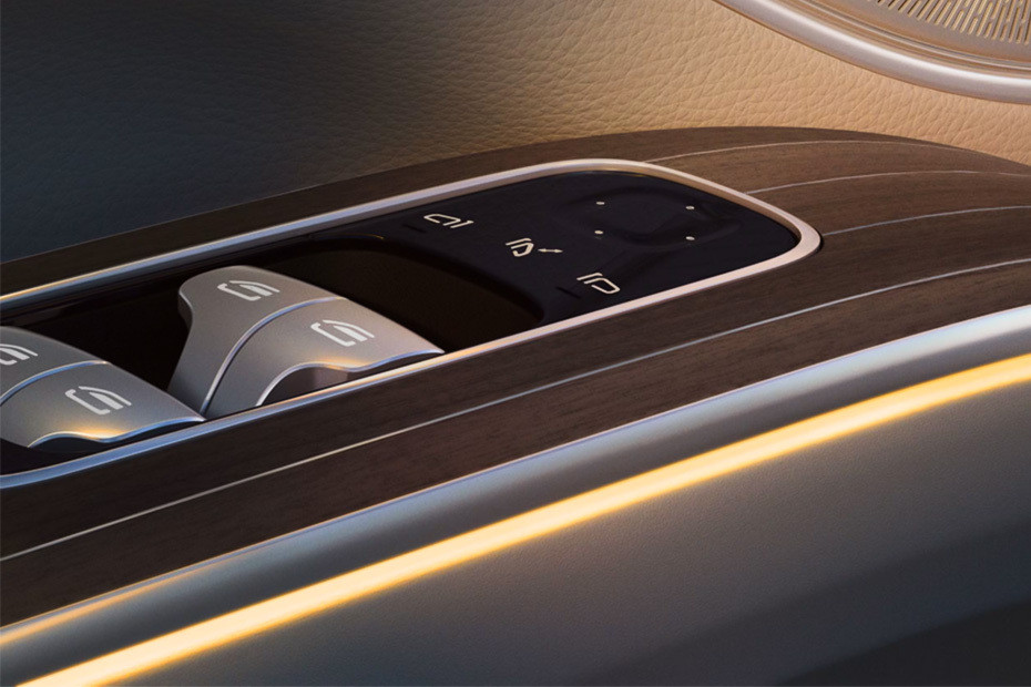 Mercedes-Benz EQS SUV Drivers Side In Side Door Controls