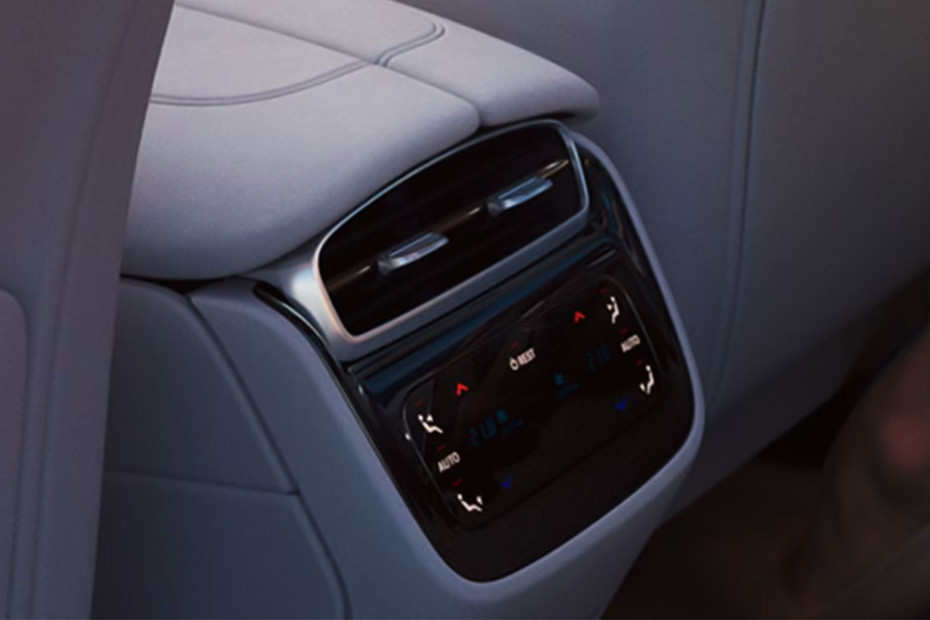 EQS SUV Rear AC Controls
