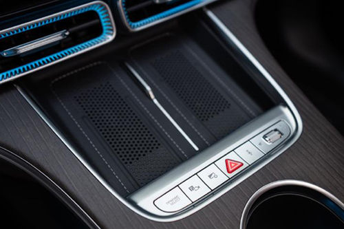 Power Accessories Outlet View of Mercedes-Benz C-Class Electric