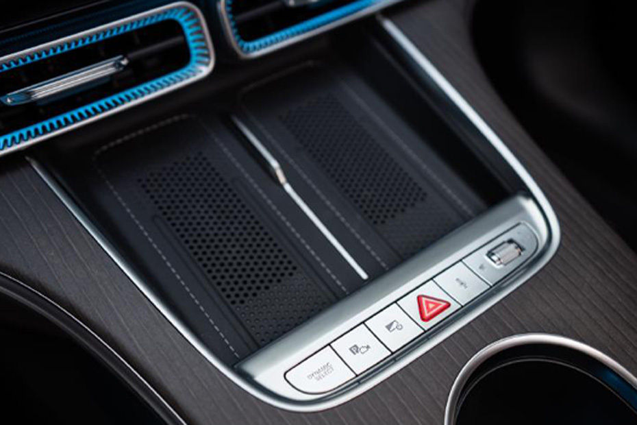 Power Accessories Outlet View of Mercedes-Benz C-Class Electric