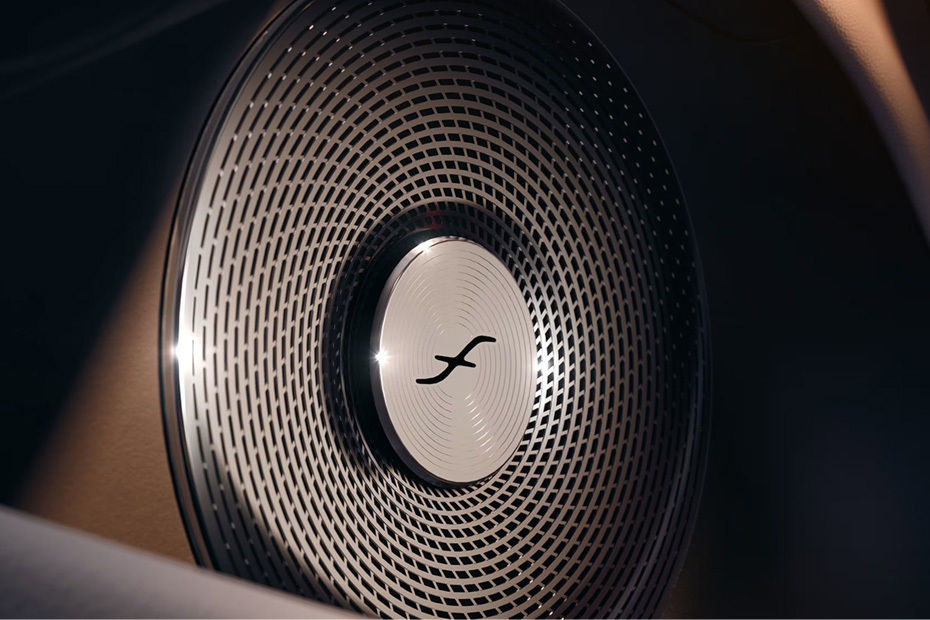 Speakers View of Mercedes-Benz CLA 2026