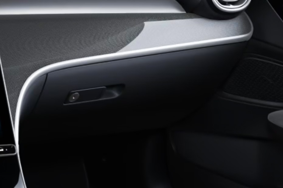Mercedes-Benz C-Class Sedan Glove Box