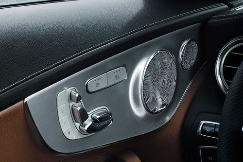 Speakers View of Mercedes-Benz C-Class Coupe