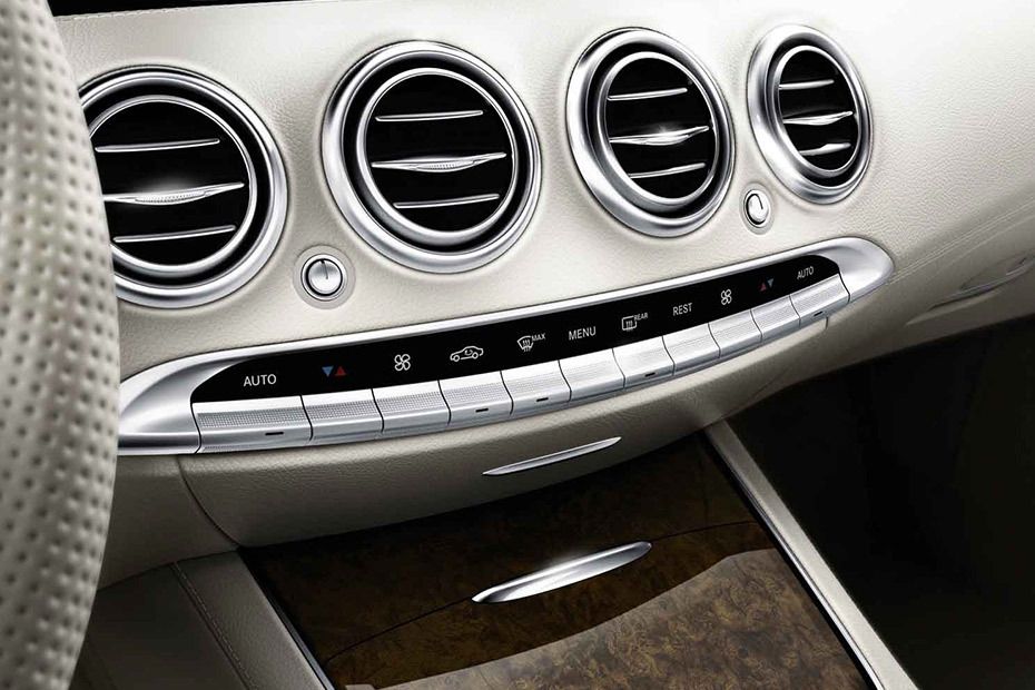 Side AC Controls of Mercedes-Benz S-Class Coupe
