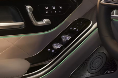 Mercedes-Benz S-Class Sedan Drivers Side In Side Door Controls