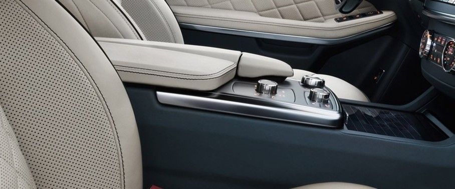 GL Class Front Center Divider