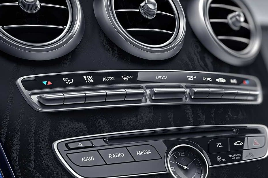 Side AC Controls of Mercedes-Benz C-Class Cabriolet