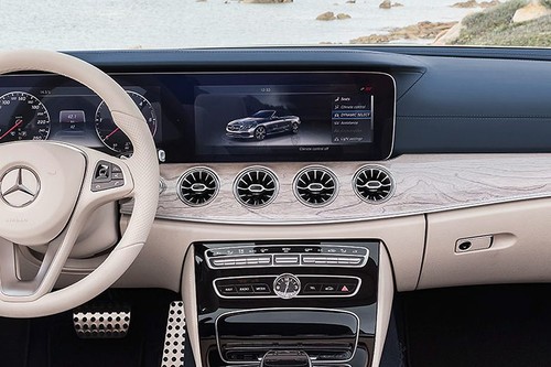 E-Class Cabriolet Center Console