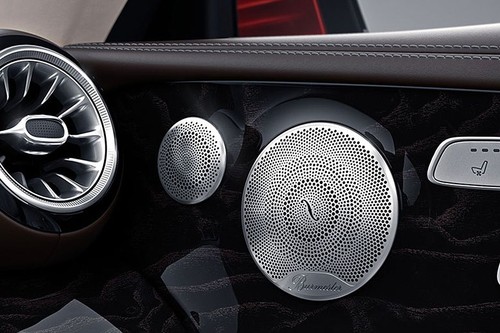 Speakers View of Mercedes-Benz E-Class Cabriolet