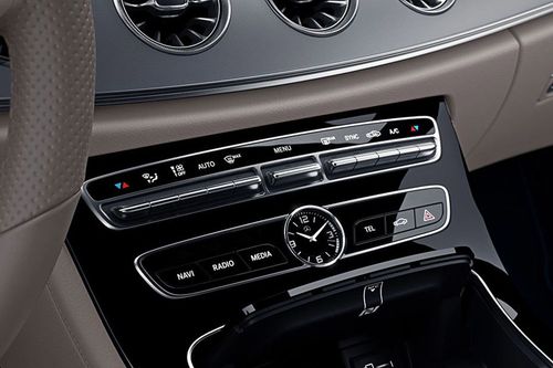 Side AC Controls of Mercedes-Benz E-Class Coupe