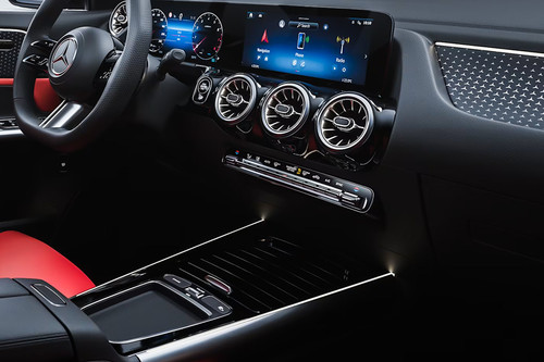GLA-Class Center Console