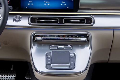 Front AC Controls of Mercedes-Benz V-Class