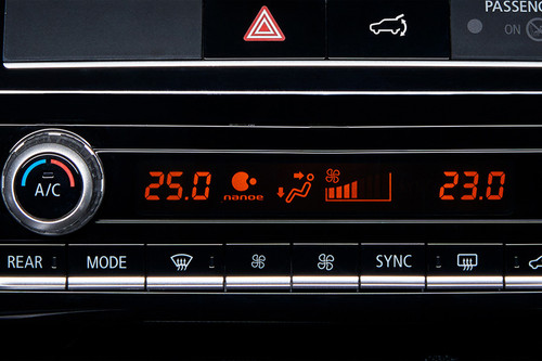 Front AC Controls of Mitsubishi Montero Sport