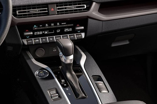 Mitsubishi Xforce Gear Shifter