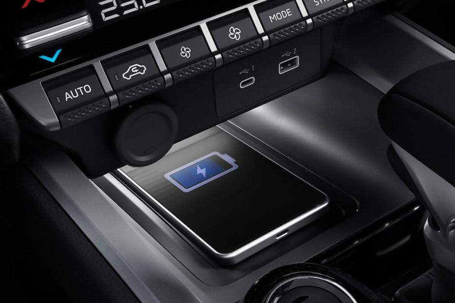 Power Accessories Outlet View of Mitsubishi Destinator