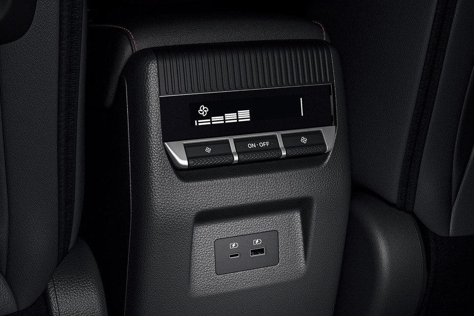 Destinator Rear AC Controls