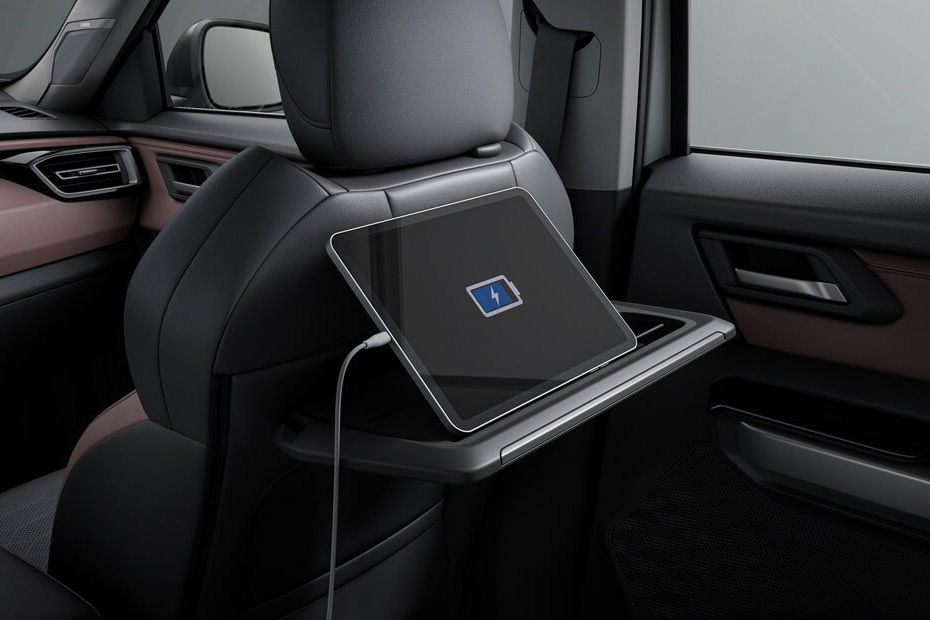 Rear Seat Entertainment of Mitsubishi Destinator
