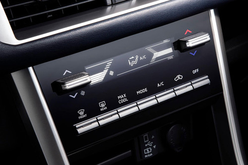 Front AC Controls of Mitsubishi Xpander Cross