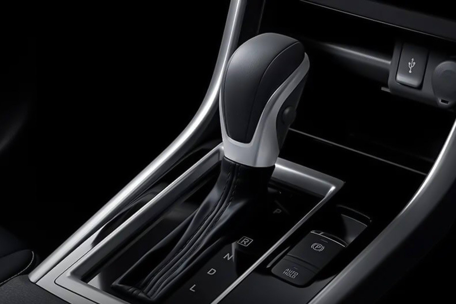 Mitsubishi Xpander Cross Gear Shifter