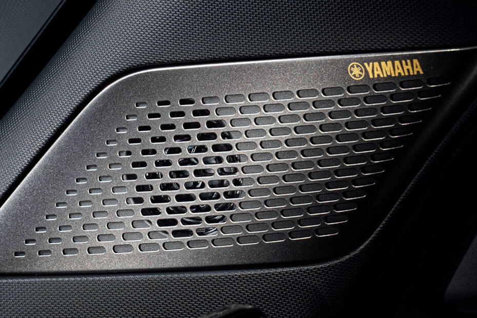 Speakers View of Mitsubishi Pajero