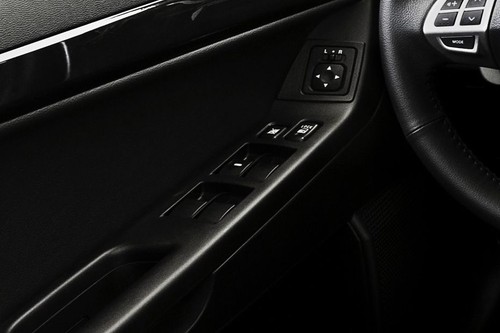 Mitsubishi Lancer EX Drivers Side In Side Door Controls