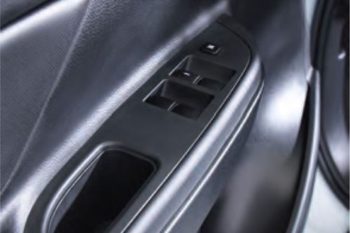 Mitsubishi L200 (2022-2024) Inside Of Drivers Side Open Door
