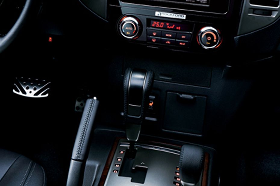 Mitsubishi Pajero Gear Shifter