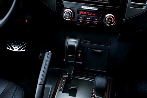 Mitsubishi Pajero Gear Shifter
