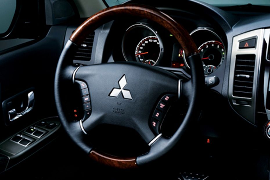 Mitsubishi Pajero Steering Wheel