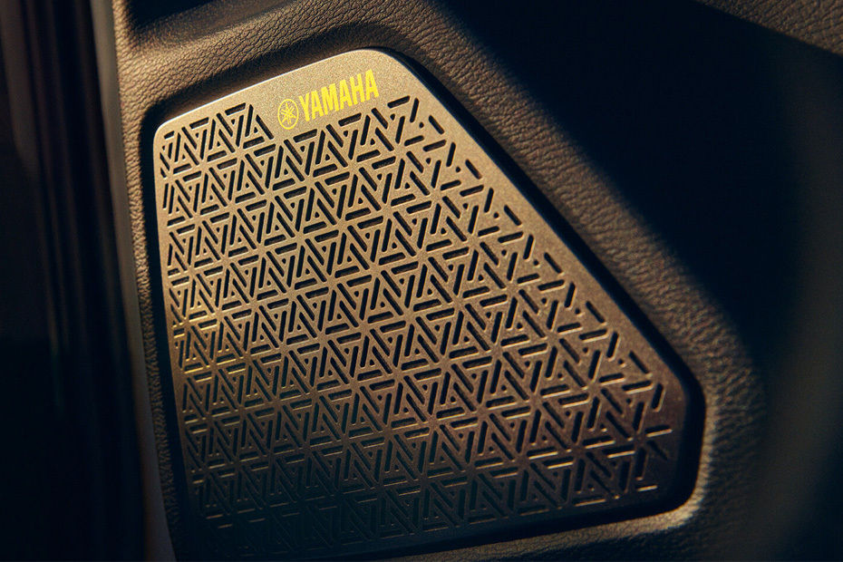 Speakers View of Mitsubishi Outlander