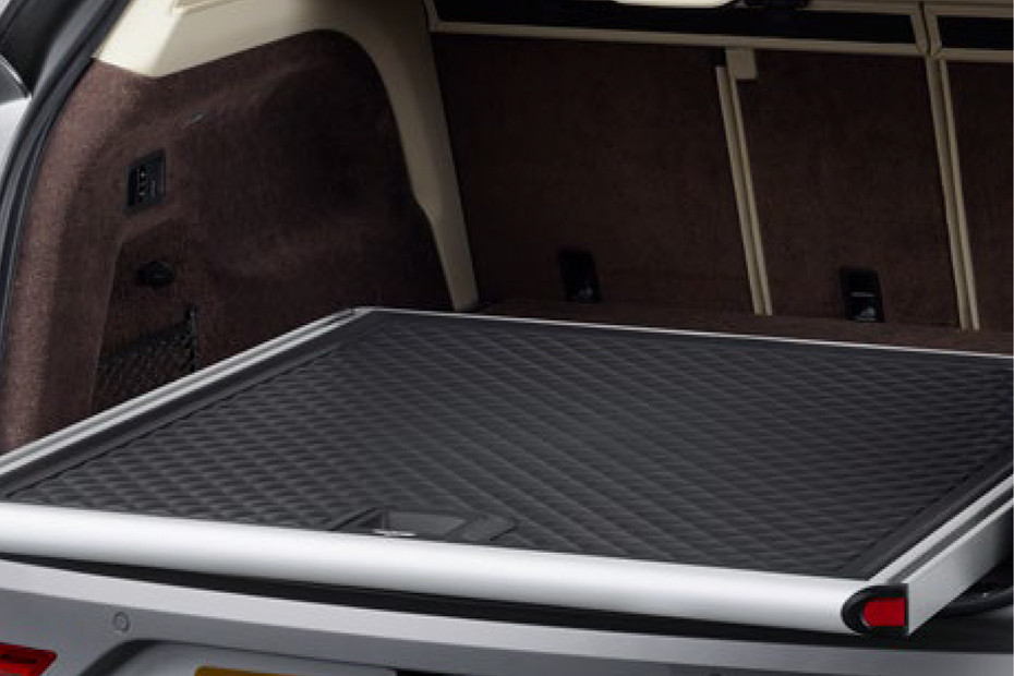 Bentayga EWB Trunk Open