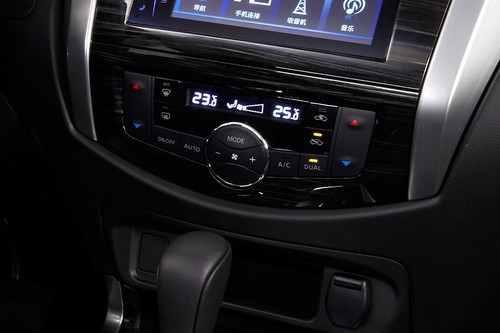 Front AC Controls of Nissan X-Terra (2022-2023)