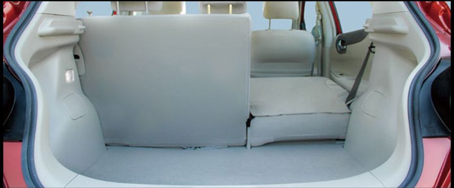 Folding Seats of Nissan Tiida