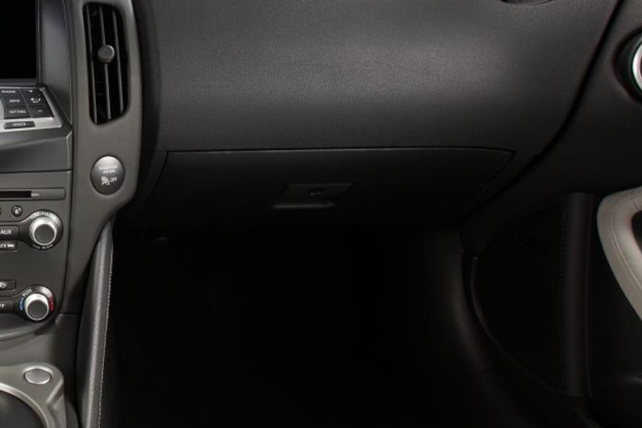 Nissan 370Z Coupe Glove Box