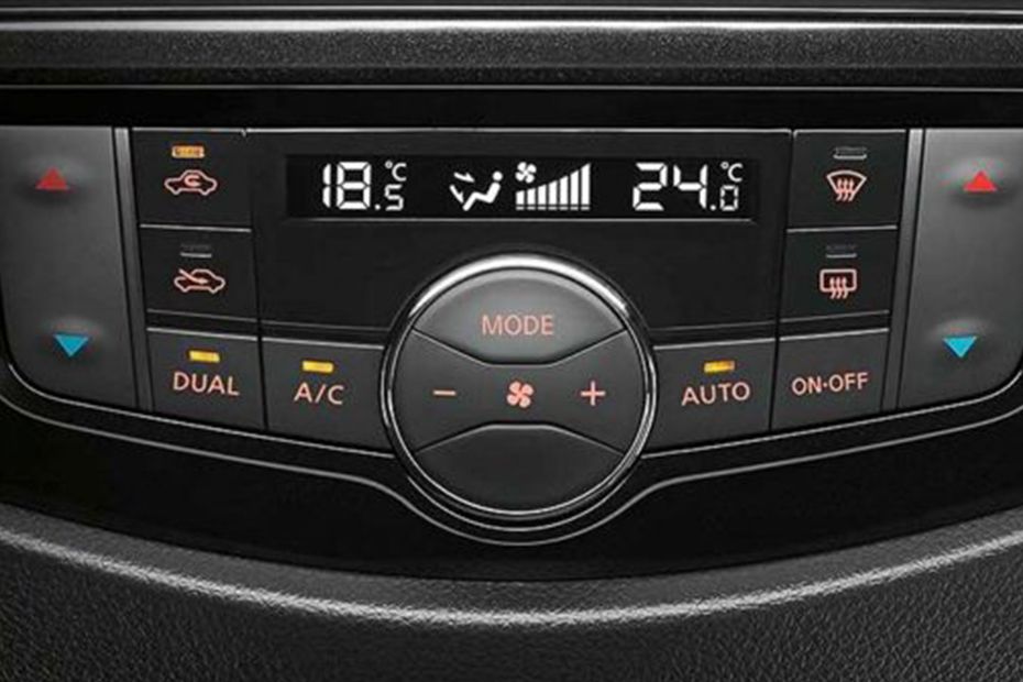 Front AC Controls of Nissan Navara Pickup
