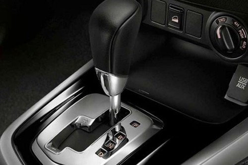Nissan Navara Pickup Gear Shifter
