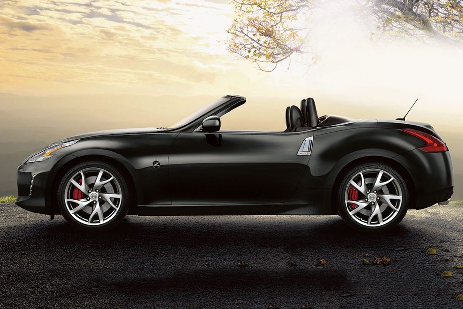Nissan 370Z Roadster convertible roof