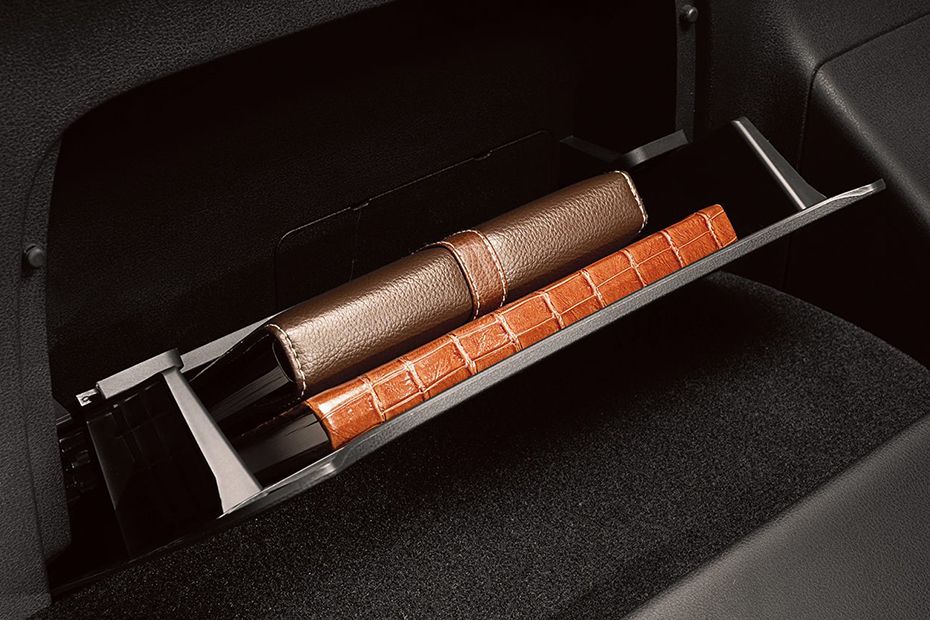 Nissan 370Z Roadster Glove Box Open