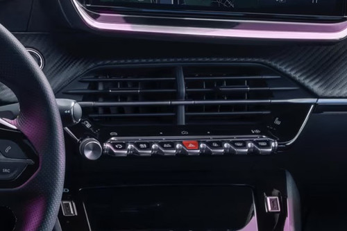 Front AC Controls of Peugeot 2008